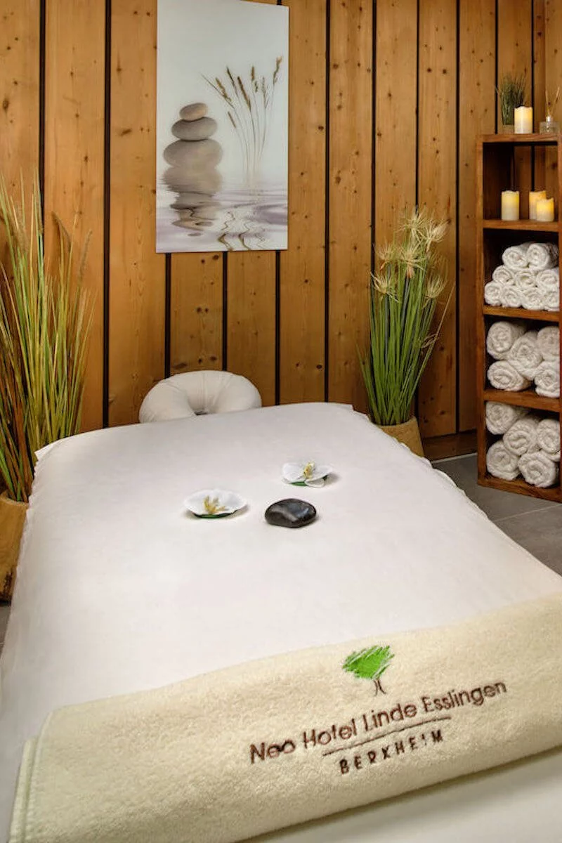 Neo_Hotel_Wellness_Massageraum-1.jpg-01